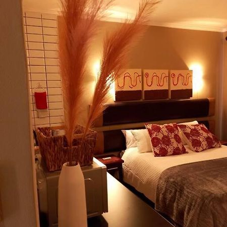 Best Overnight With Free Wifi. Modern & Private Bloemfontein Eksteriør billede