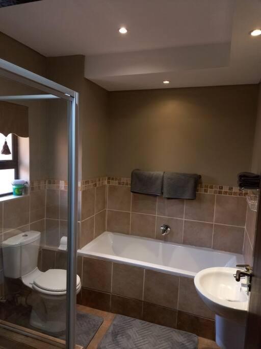 Best Overnight With Free Wifi. Modern & Private Bloemfontein Eksteriør billede